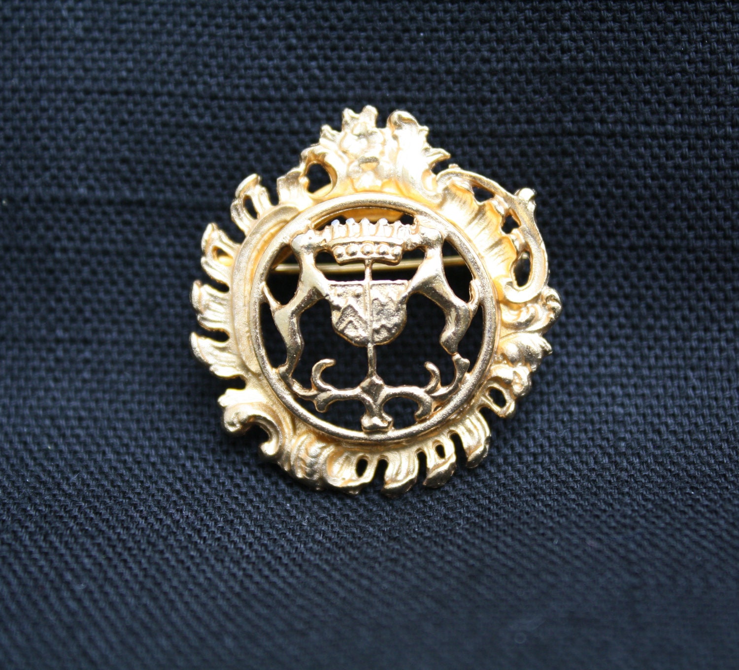 Vintage Family Crest Lapel Pin Brooch Gold Tone by ViVifyVintage