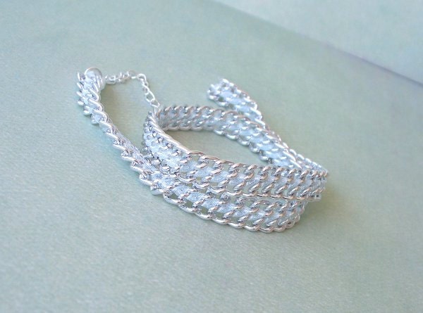 Ice Blue Ribbon Chain Bracelet