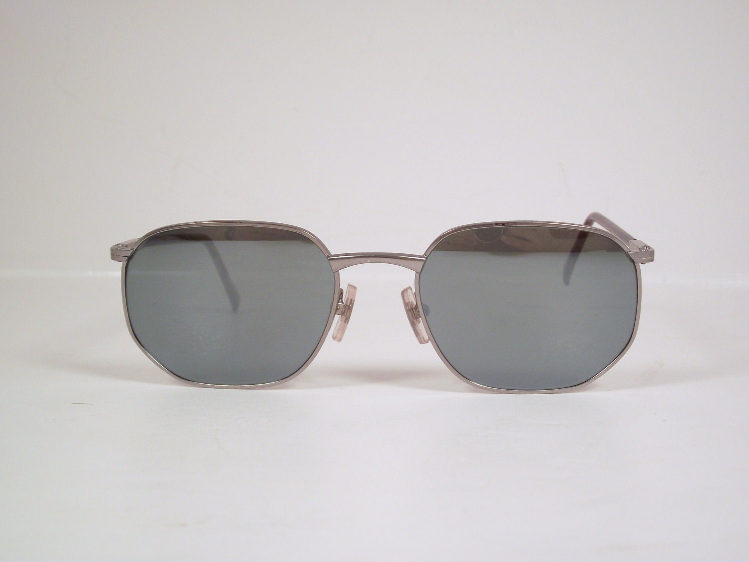 Vintage 1980's Serengeti Drivers Signia Sunglasses Metal Frame with Tortoise Shell Model 5556V Made in Japan Nice Valentine Gift