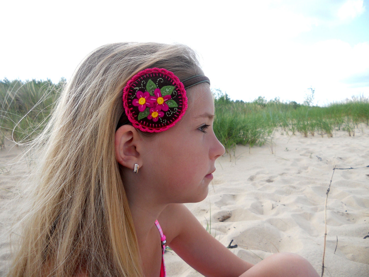 Felt elastic headband in brown and pink with flowers, crochet and embroidery Spring hair accessory