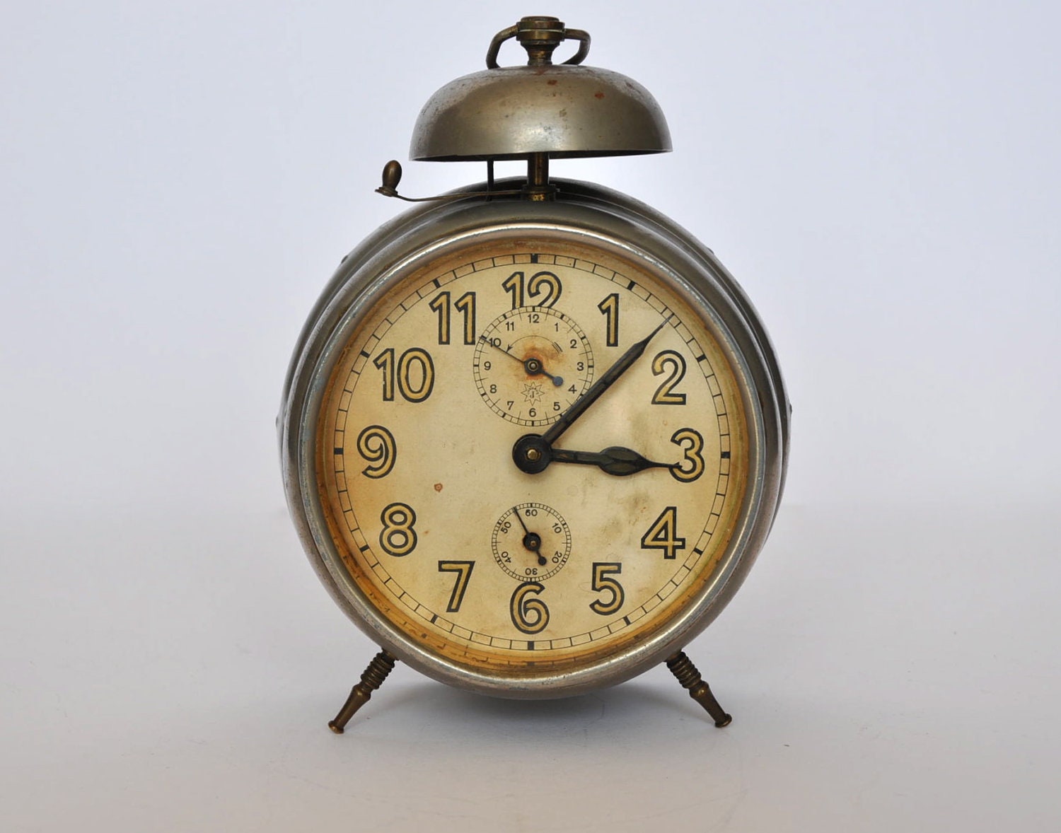 Large Vintage 1930s German mechanical alarm clock from Junghans. Loft Deco. Germany.