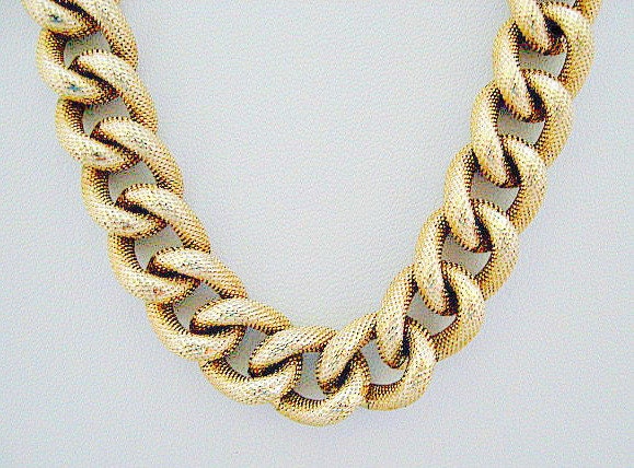 Textured Links Gold Tone Vintage Necklace