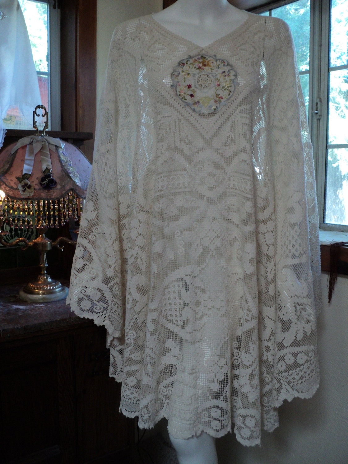 Society Lady's Teatime Antique Filet Lace Poncho Shawl