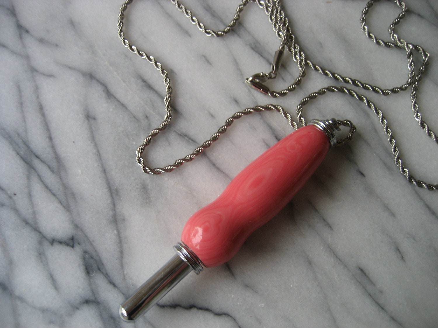 Necklace Seam Ripper (Pink Coral)