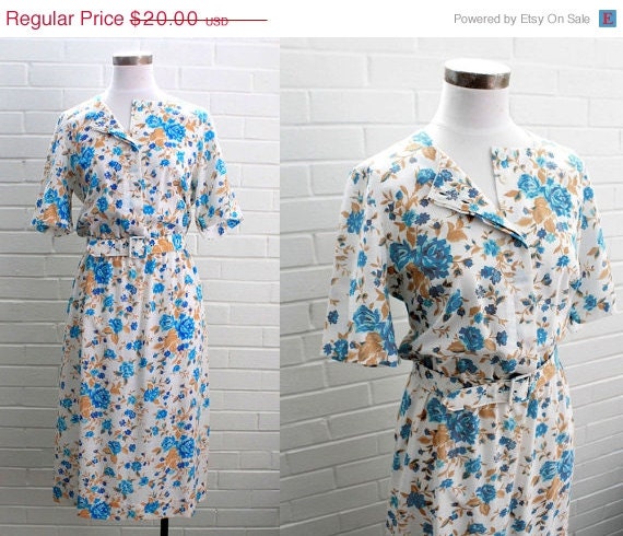 ON SALE Vintage 1980s White and Blue Floral Dress sz Medium