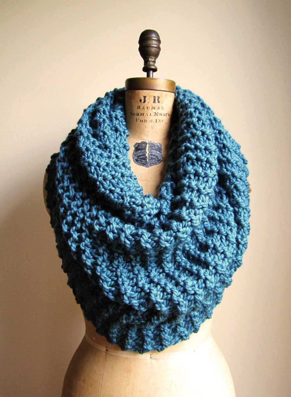 Super Snuggly chunky knit cowl Teal. Jade. Infinity scarf.