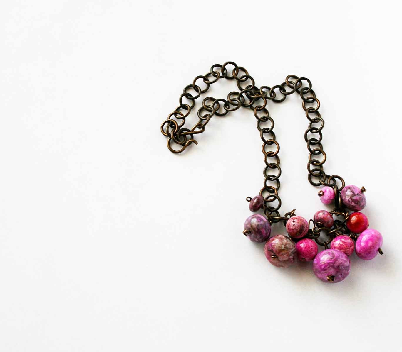 Pink agate beaded necklace