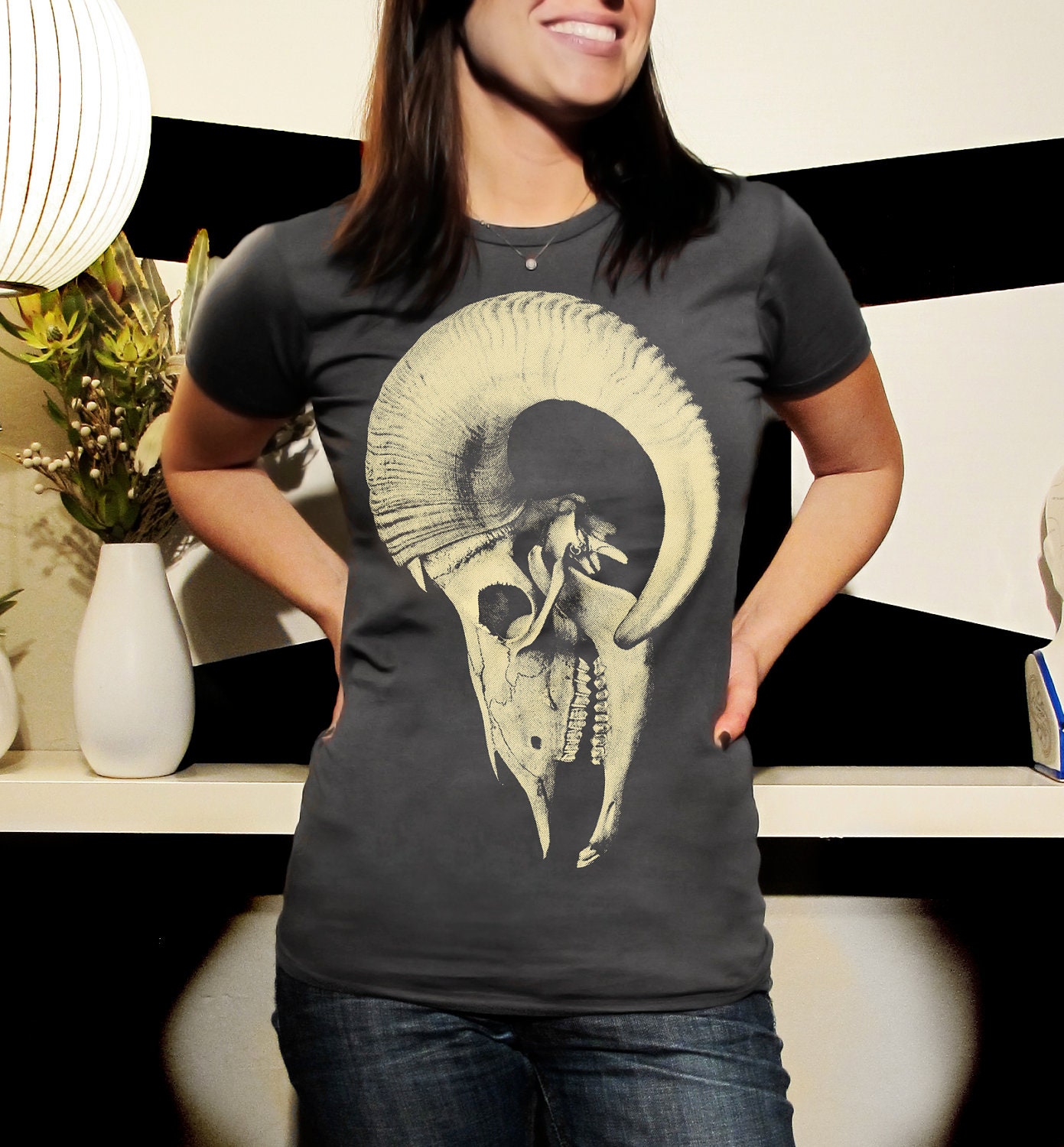 Poly-Cotton Asphalt Tshirt feat. Bighorn print in Oatmeal