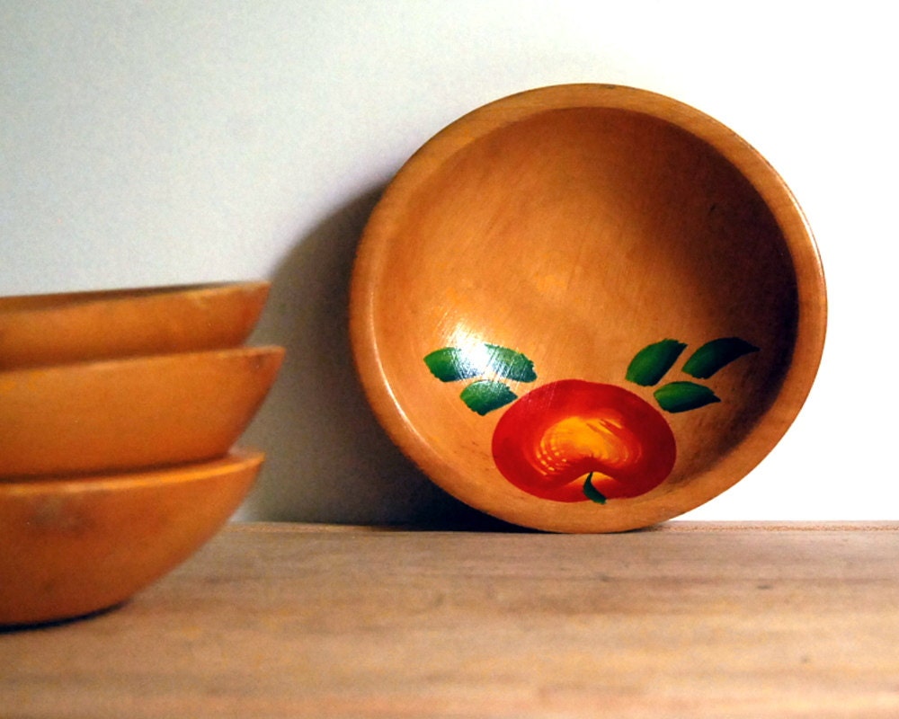 Vintage Wood Salad Bowls Hand Painted Set Apples Rustic Kitsch Red Brown