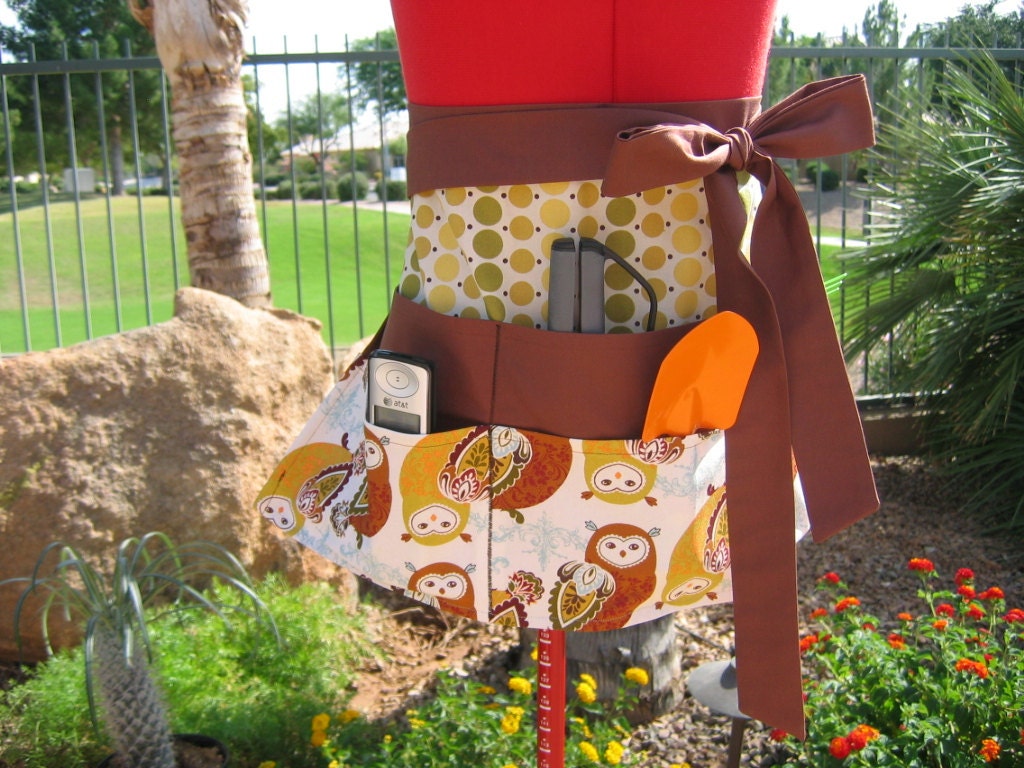 Apron, Vendor Sassy Half Apron with heavy duty fabric, great for gardening, vendors servers and crafts