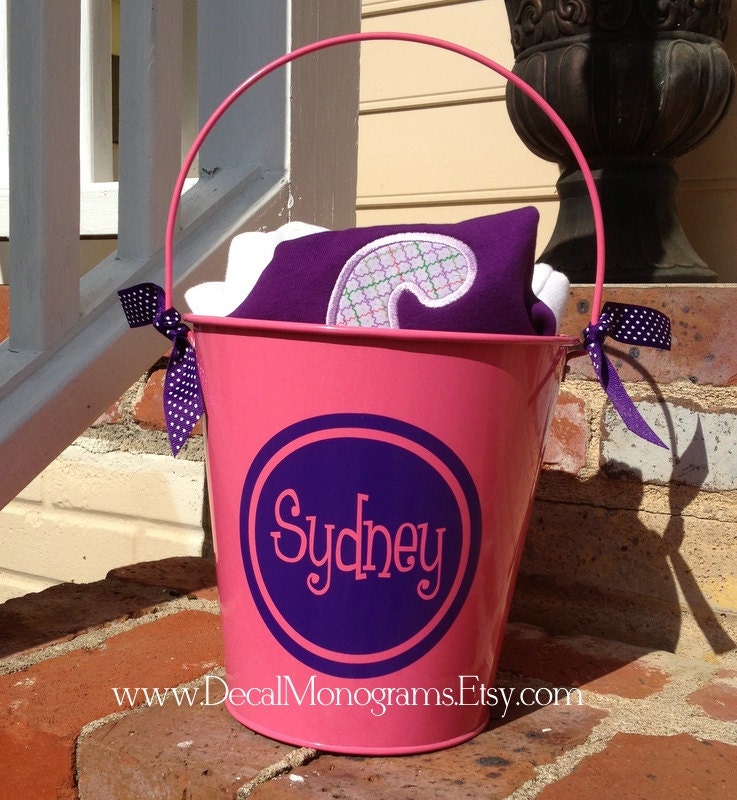 Personalized Vinyl Circle with Name  Decal