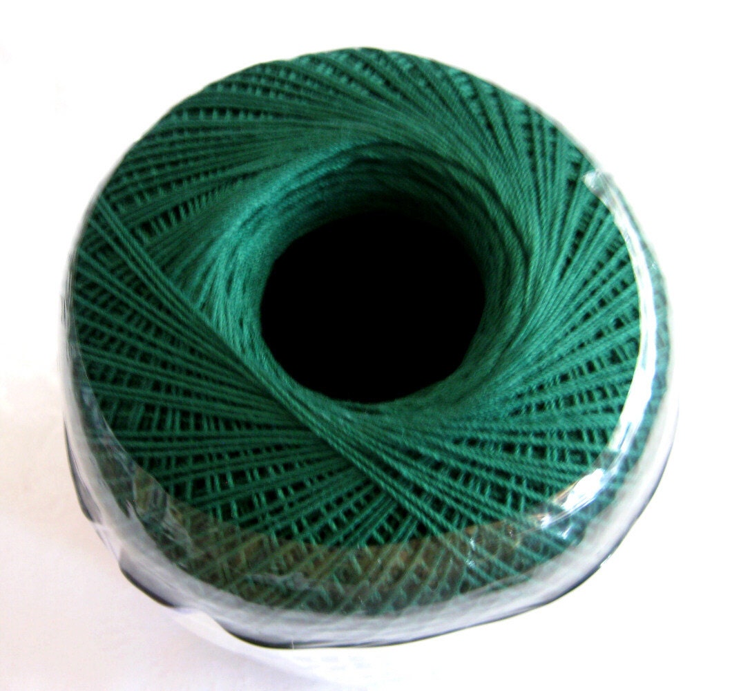 Aunt Lydias Classic Crochet Cotton Thread, Forest Green, size 10, dark green
