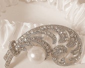 wedding garter Veronique   crystal and pearl in white Limited edition