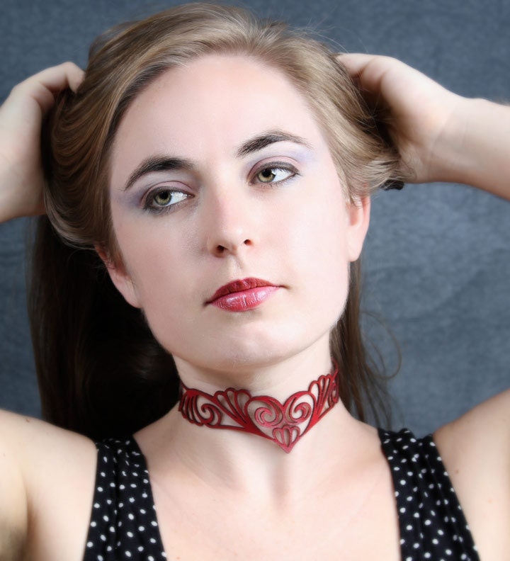 Choker Nouveau in Red Leather