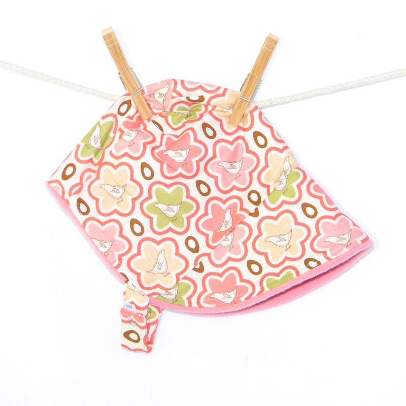 UB2 WHICH-CAME-FIRST the eternal question right here on an adorable skiBonnet by the Urban Baby Bonnet-- size small