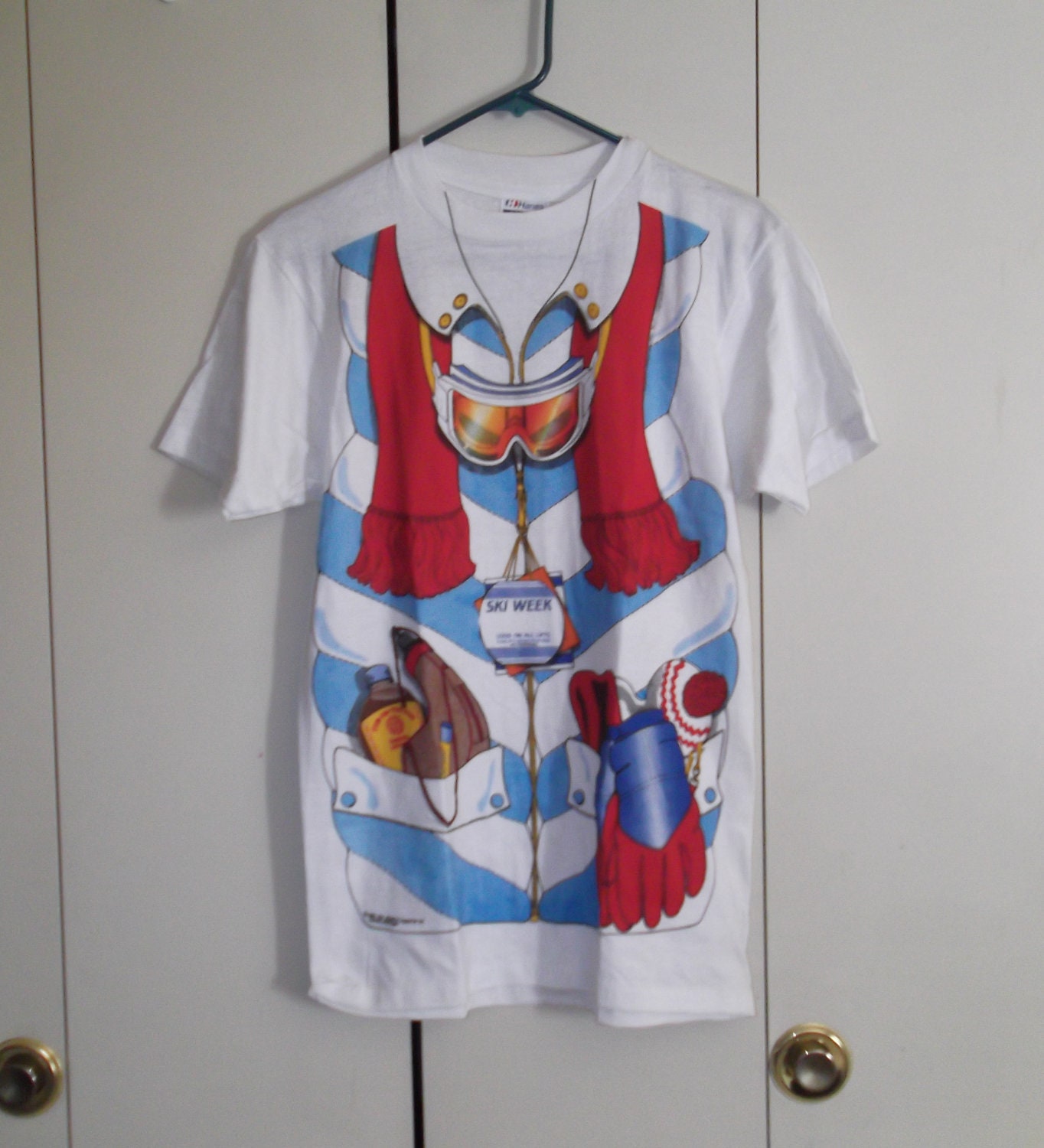 Vintage 1983 skiing t-shirt 50/50 medium costume deadstock hanes 50/50 NOS