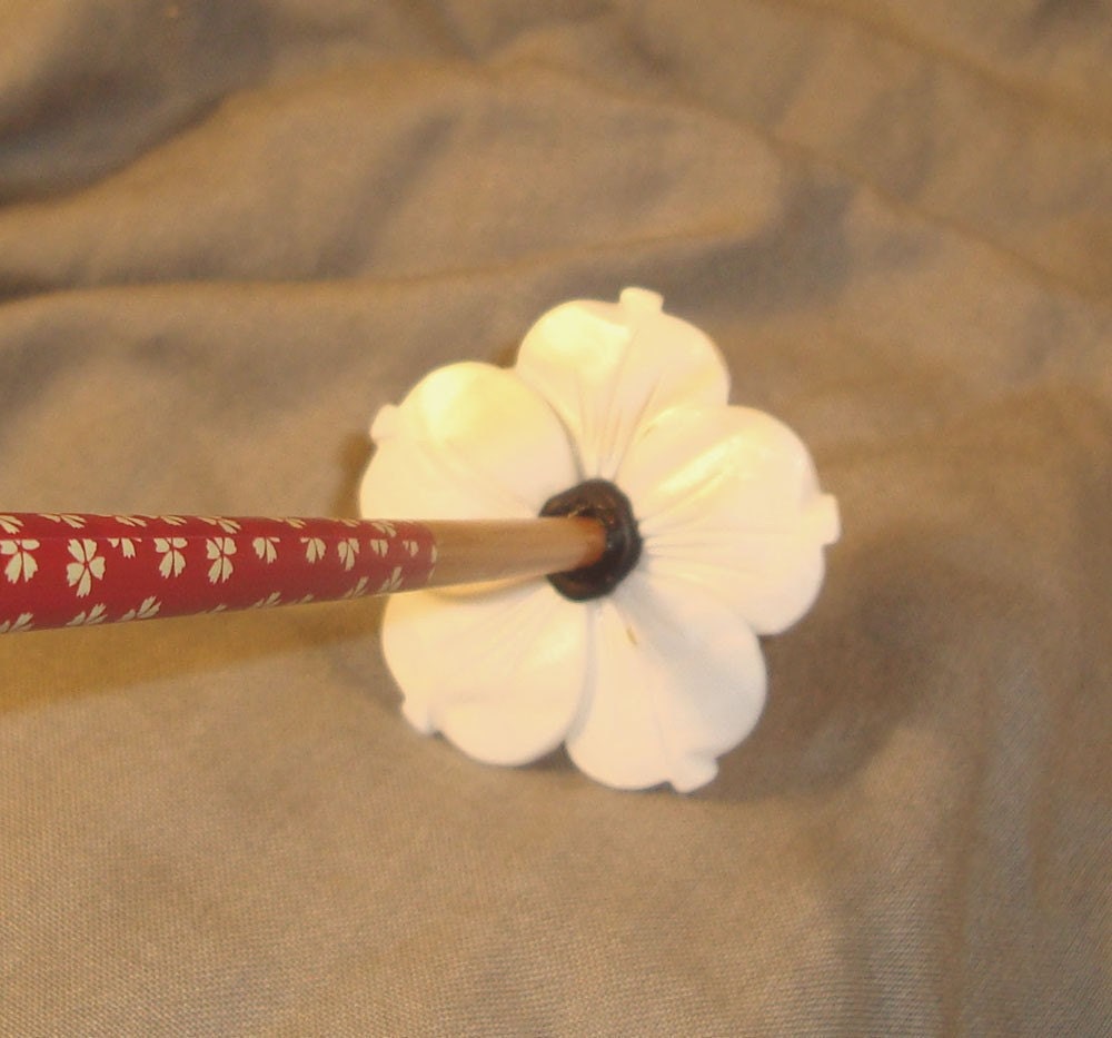 Drop Spindle Mother of Pearl Blossom Mini Drop Spindle Bottom Whorl SP70
