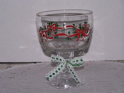 Candy Dish Stand Glass Pedestal Stand Holly Leaf Berries