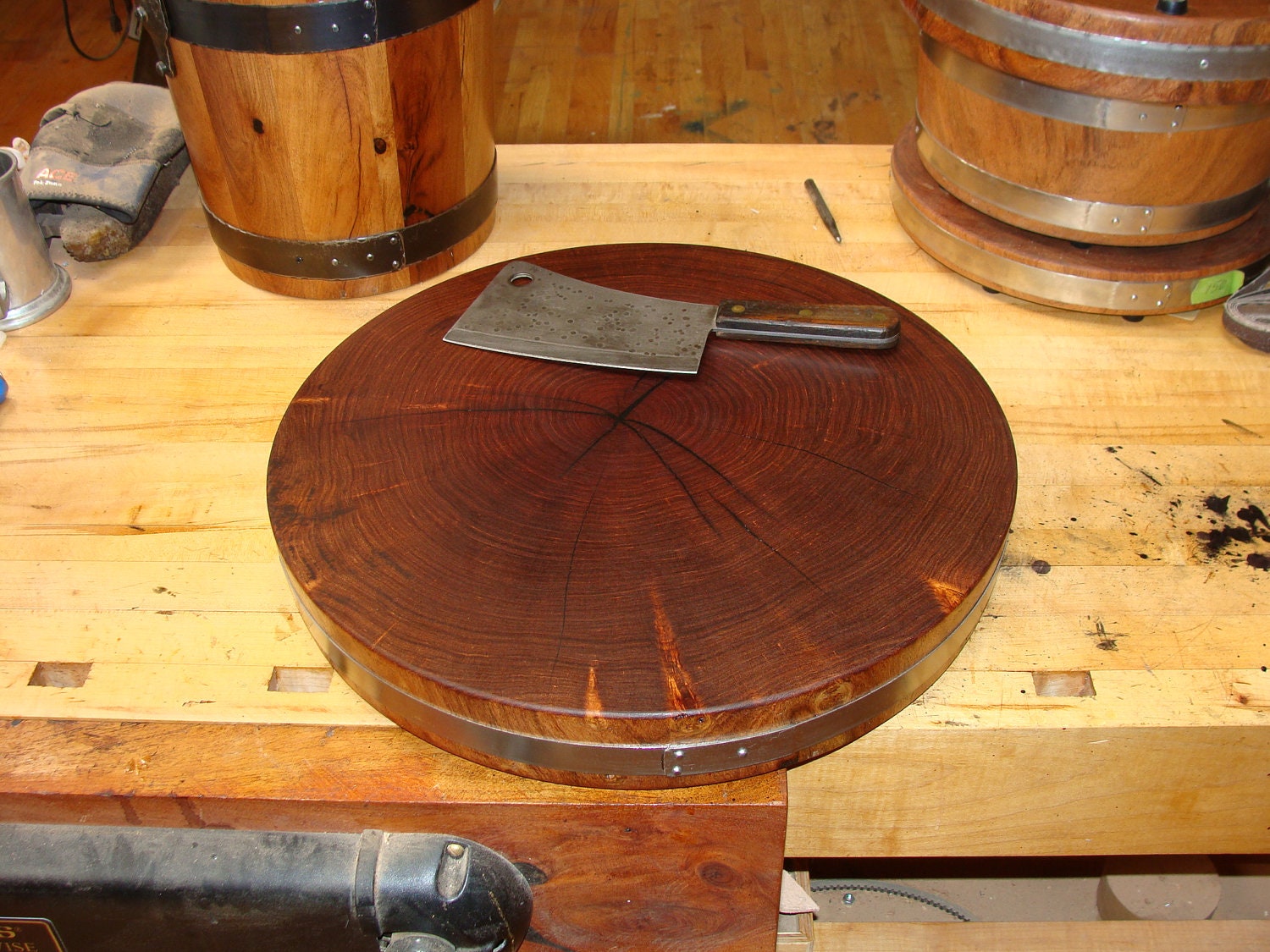 Large Mesquite Cutting Board Round with Forged Hoop