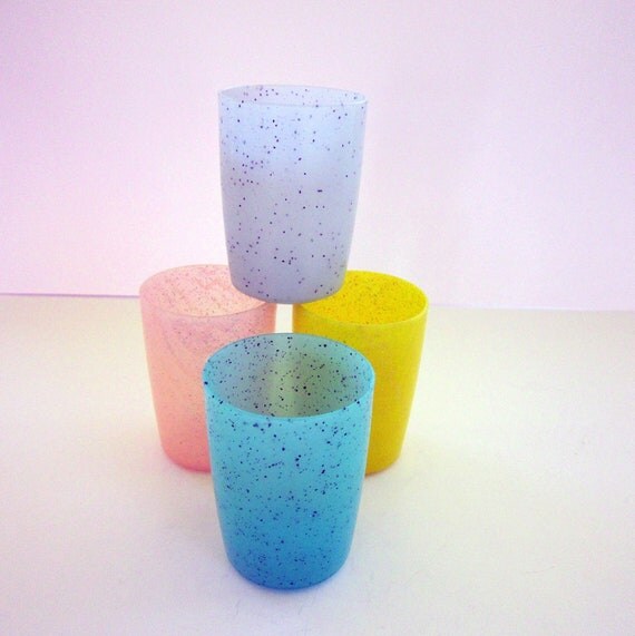 Vintage Plastic Juice Glasses Rubber Speckled by nanascottagehouse