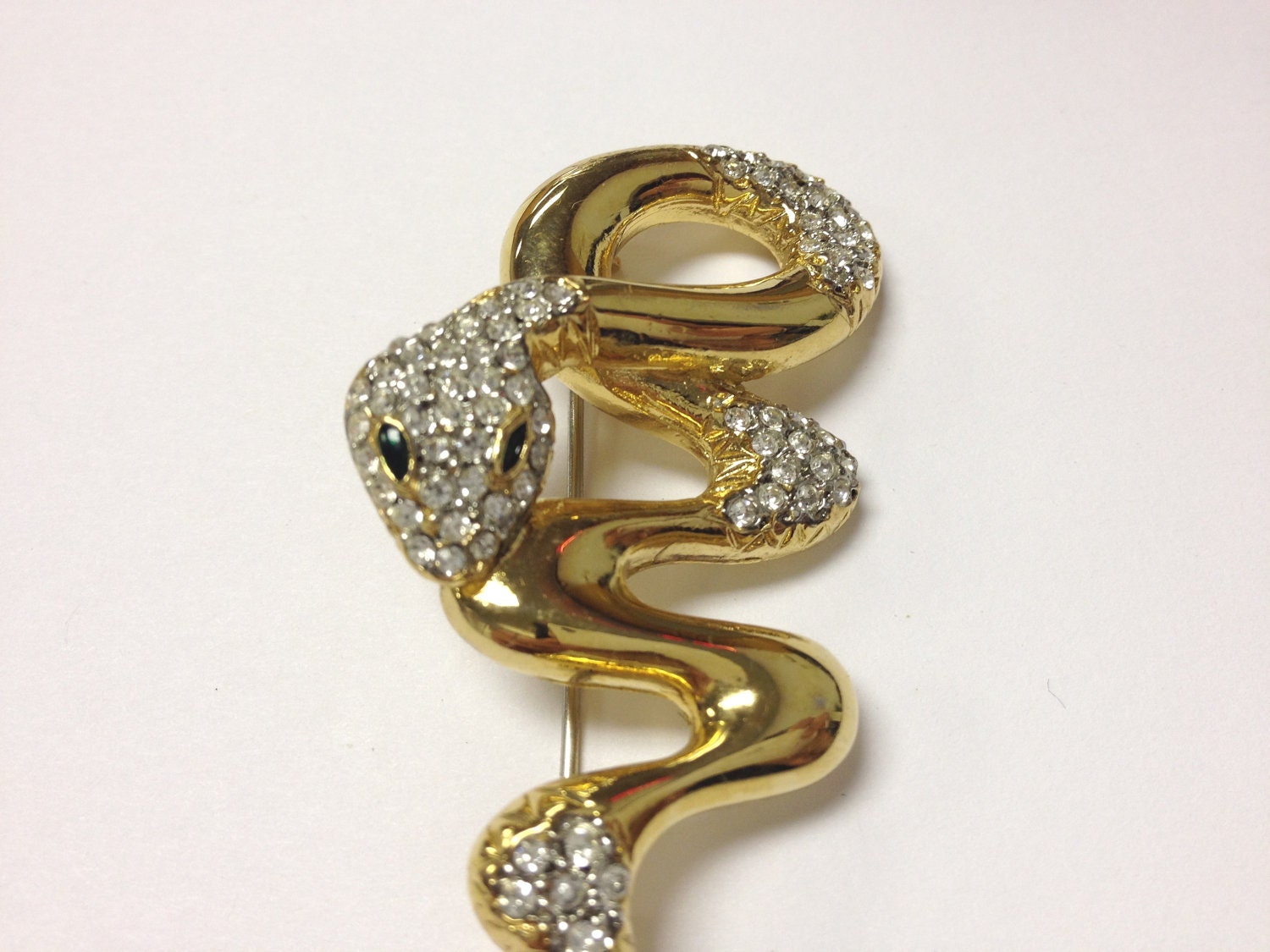 Beautiful vintage 80s gold tone and rhinestone snake brooch