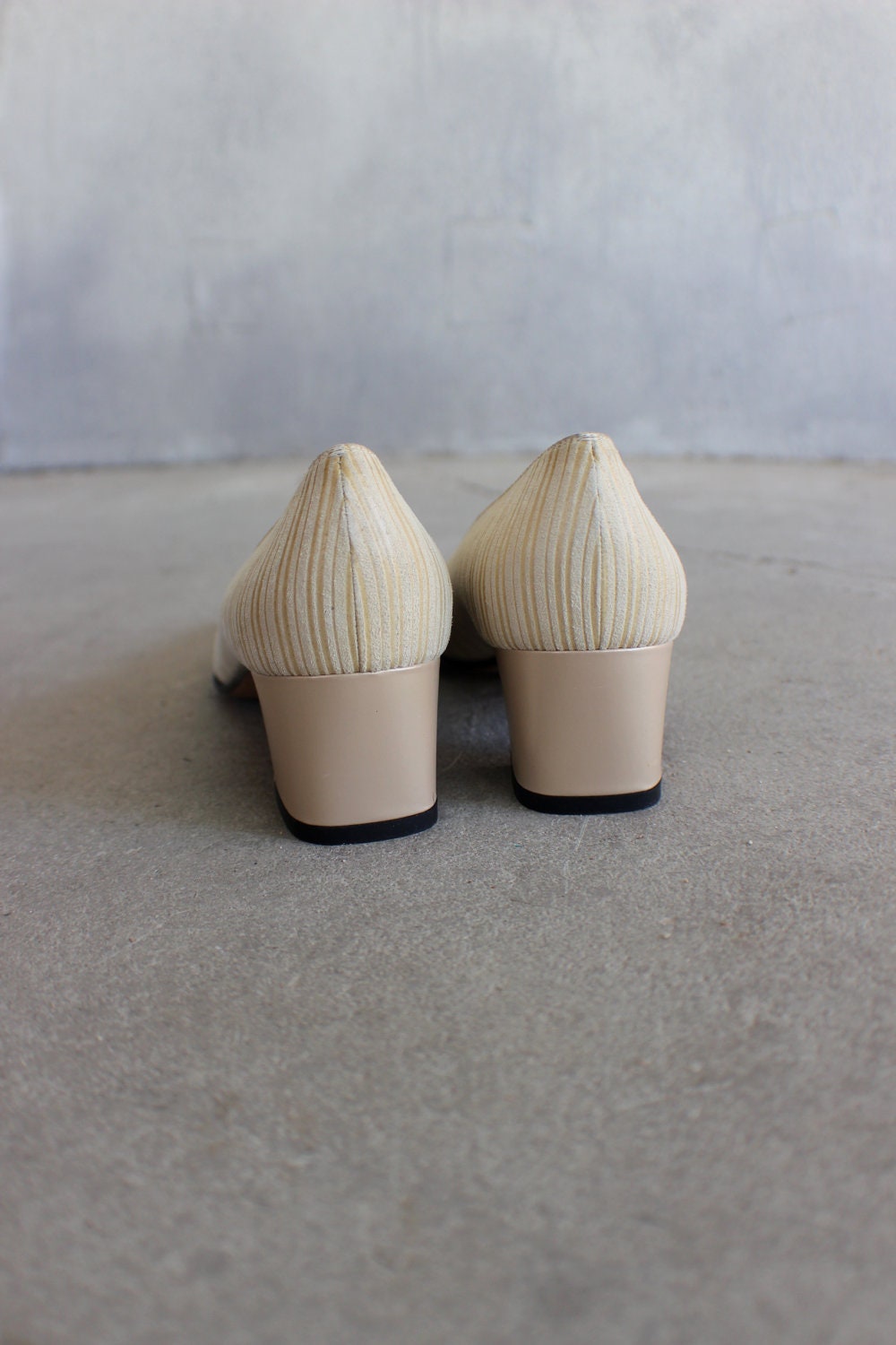 VTG Salvatore Ferragamo Pumps Low Heel Tan Women's Size 7 Shoes