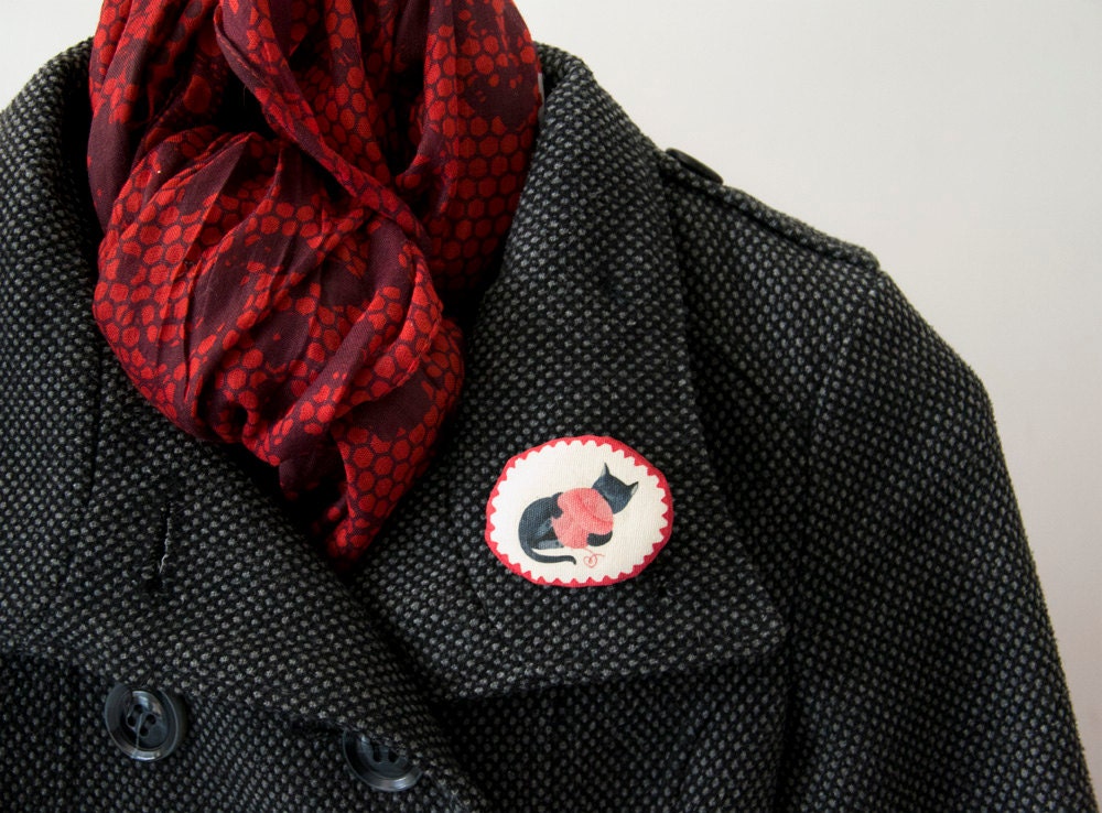 Black cat red yarn - Cute art brooch in cotton