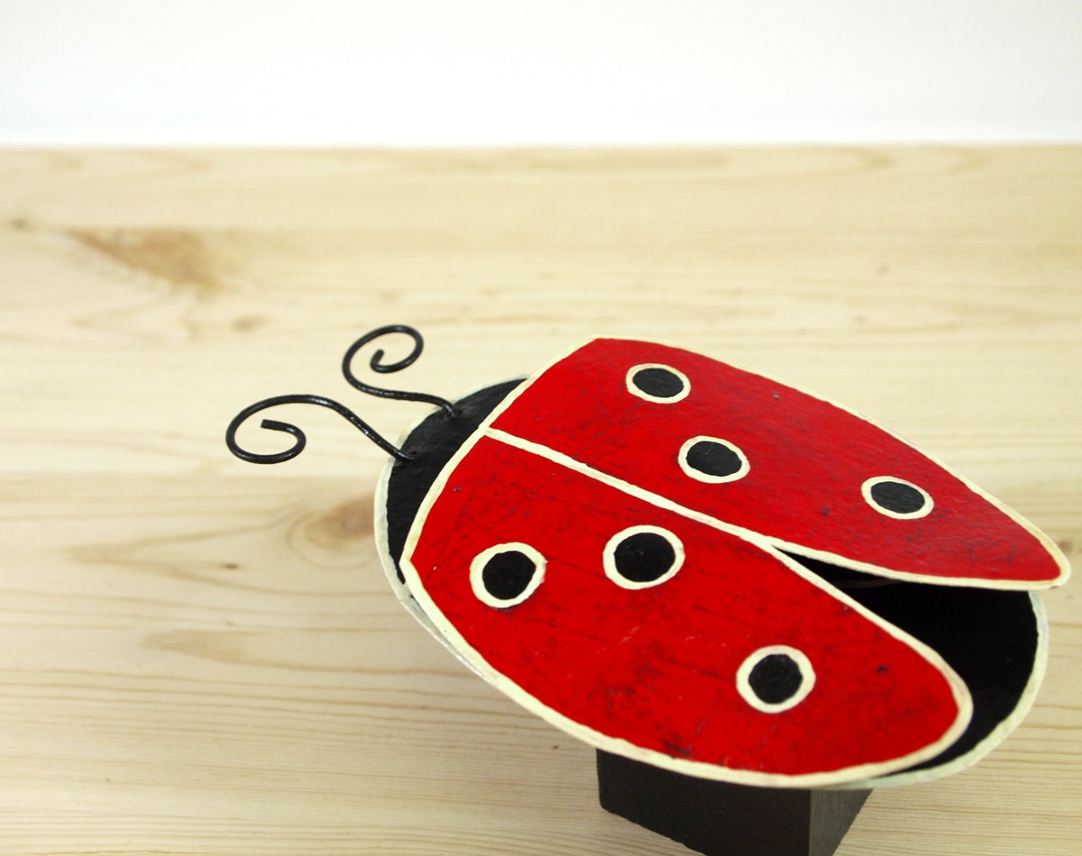 Red Ladybug Art Cute  Metal Insect Black Red Sculpture Figurine Lady Bug Fridge Magnet Wall Decor