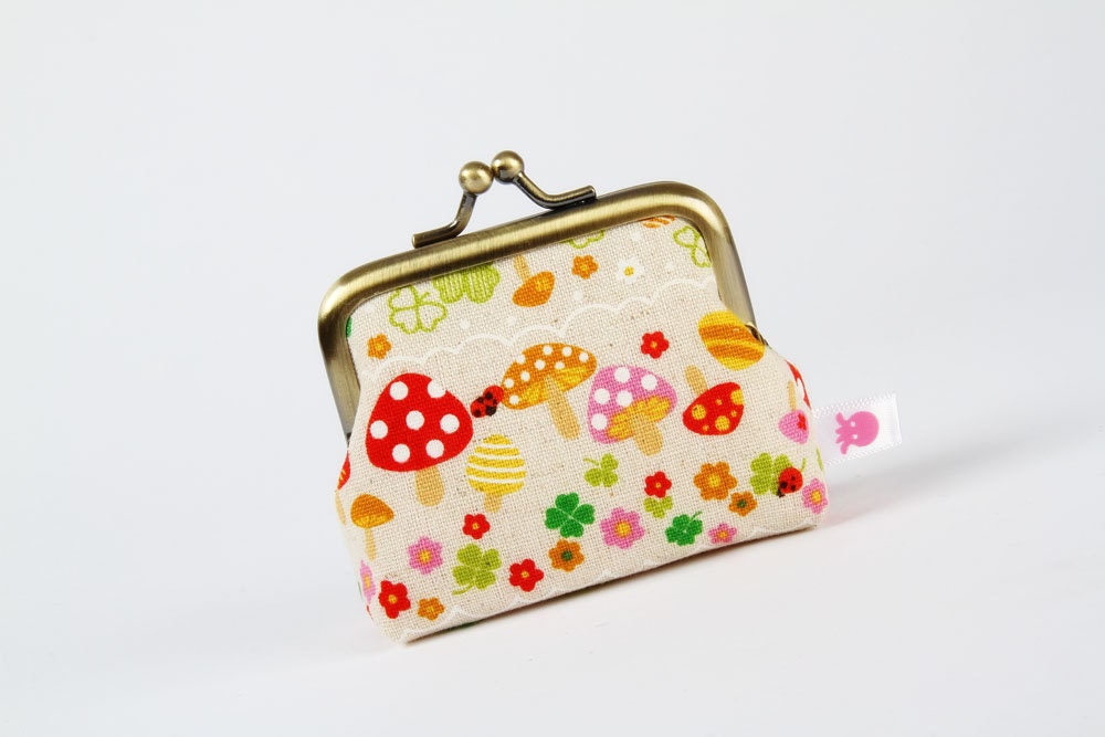 Deep mum - Colorful mushrooms and clovers - metal frame purse