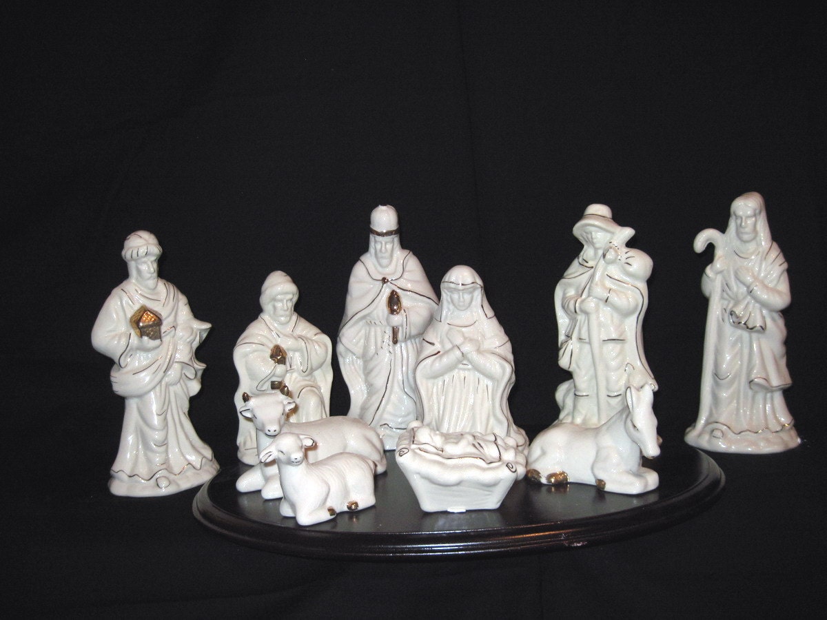 Vintage porcelain Nativity set with gold trim by KellettKreations