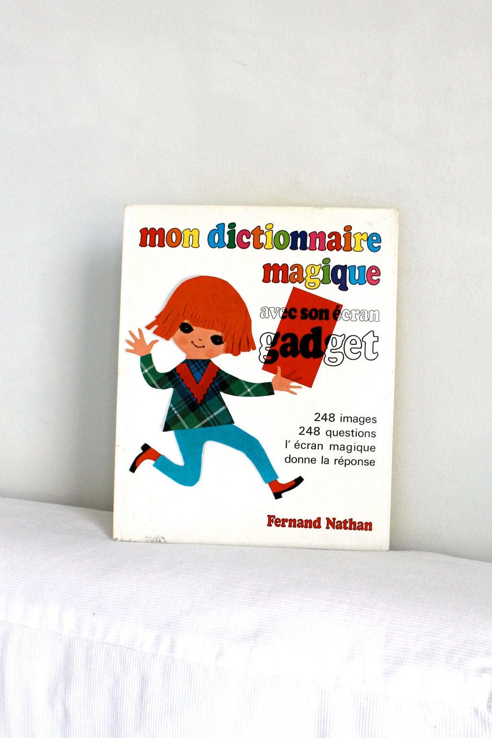 70s French Children's book dictionary - Mon dictionnaire magique avec son ecran gadget