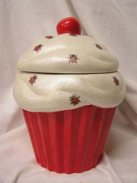 Silky Ladybug Cupcake Jar