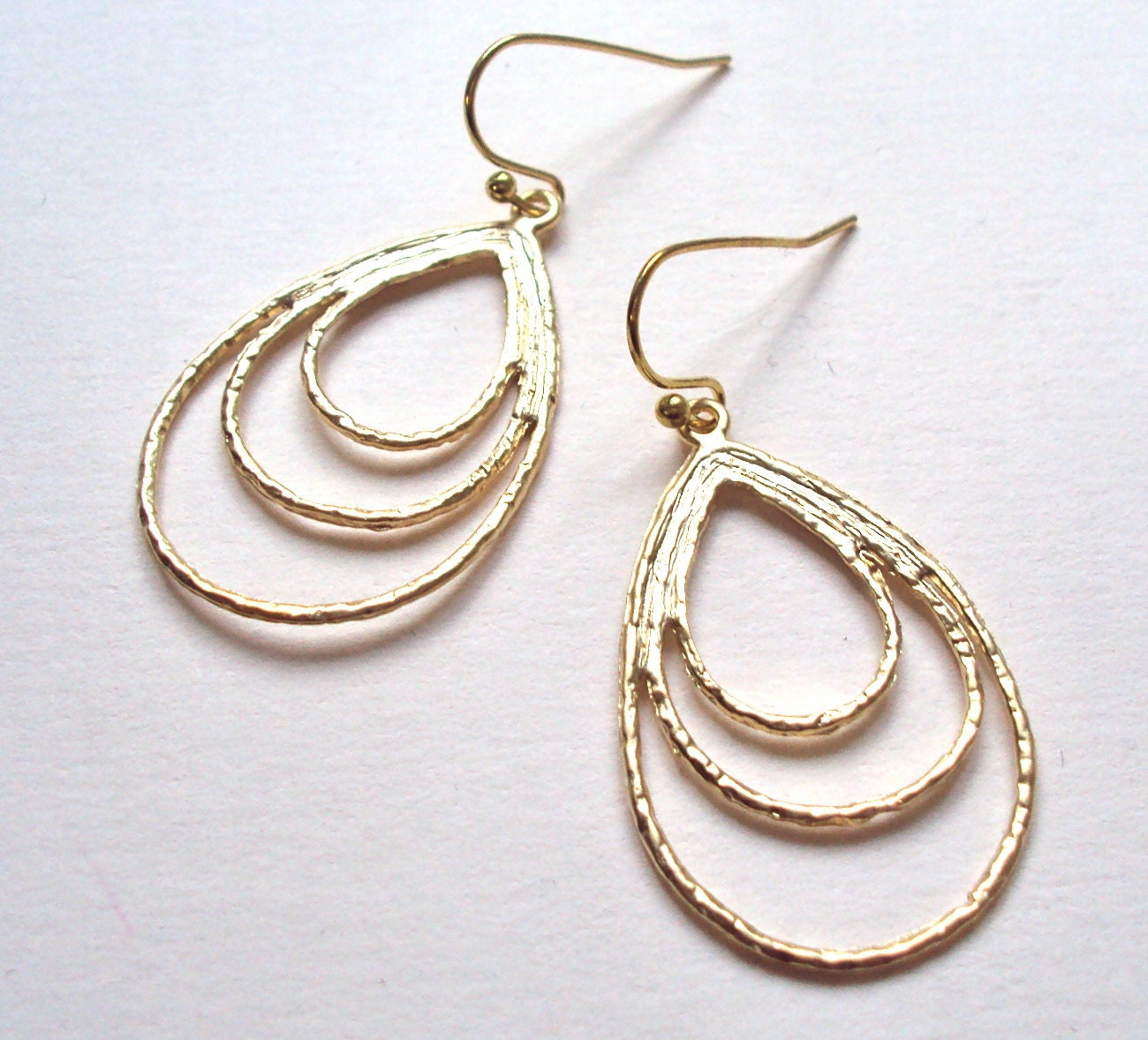 Gold Raindrop dangly earrings - modern layered teardrop shaped earrings