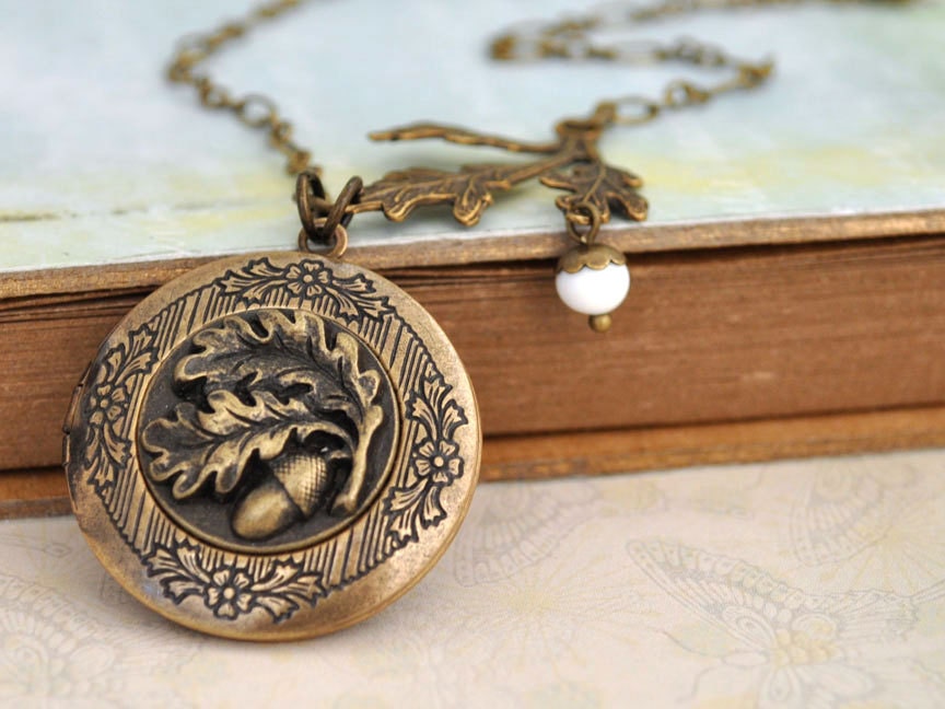 FIND UNDER The OAKTREE antique brass acorn and oak tree leaf locket necklace