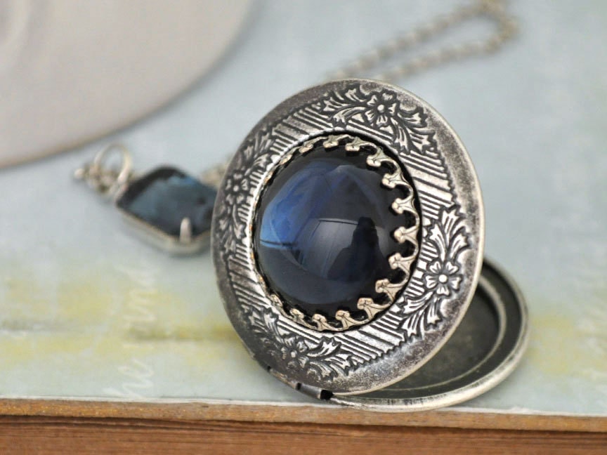 SPARKLE MEMORIES antique silver locket with vintage montana blue glass cab and Swarovski glass jewel