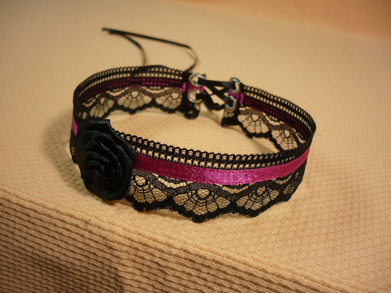 Burlesque Choker in Black Pink, Lace Neck Piece with Rose, Romantic Corset Tie Necklace, Gothic Lolita, Baroque Victorian Textile Jewelry