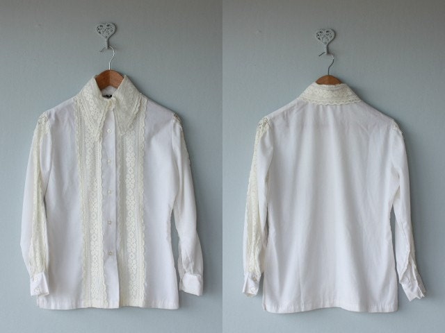 60s blouse / 1960s cotton and lace blouse / collared blouse / button up shirt / button front blouse - size medium to large