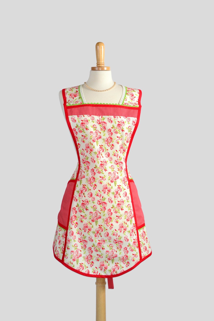 Retro Full Kitchen Apron / Womens Apron for Christmas and all Year Thru in Red Floral Bonnie and Camille Moda Fabric