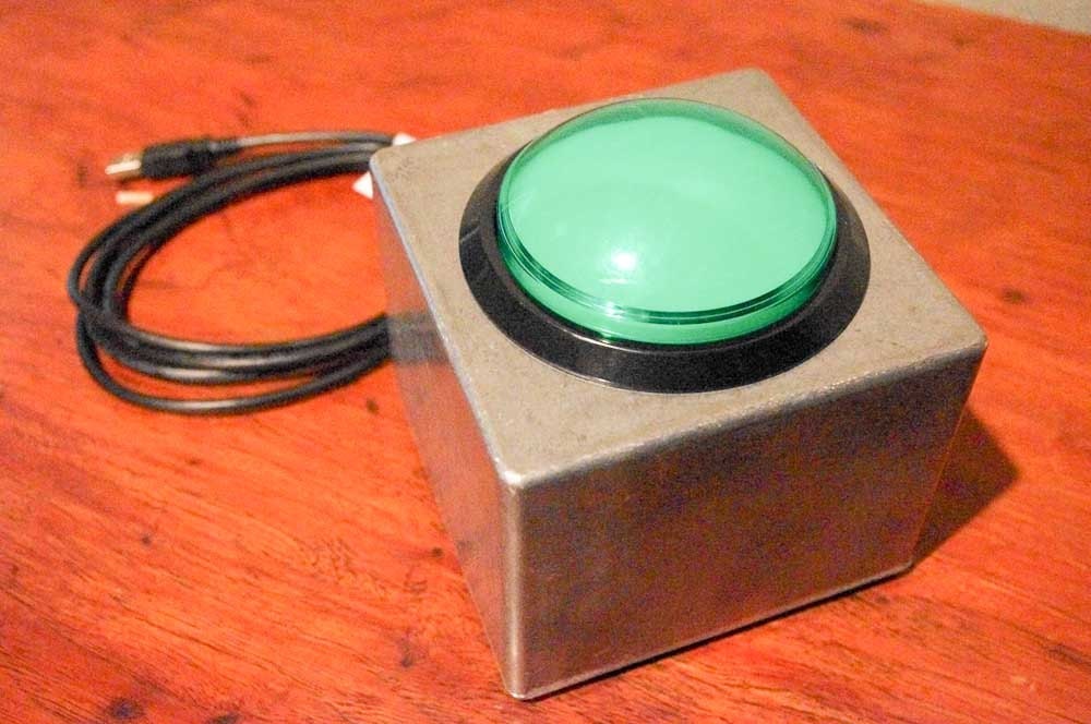 Big GREEN USB Button - DIY Wedding Photobooth or Interactive Installation - lights up