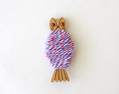Wooden owl thread holder with 2m airmail bakers twine