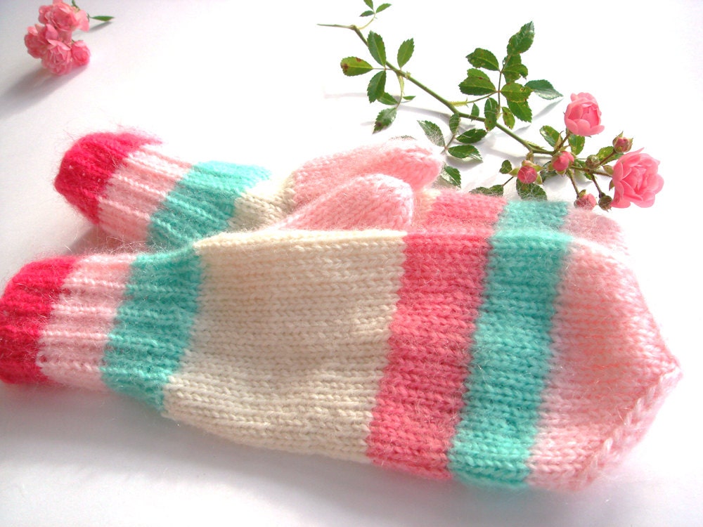Women winter mittens, pink wool gloves, cute gift for her
