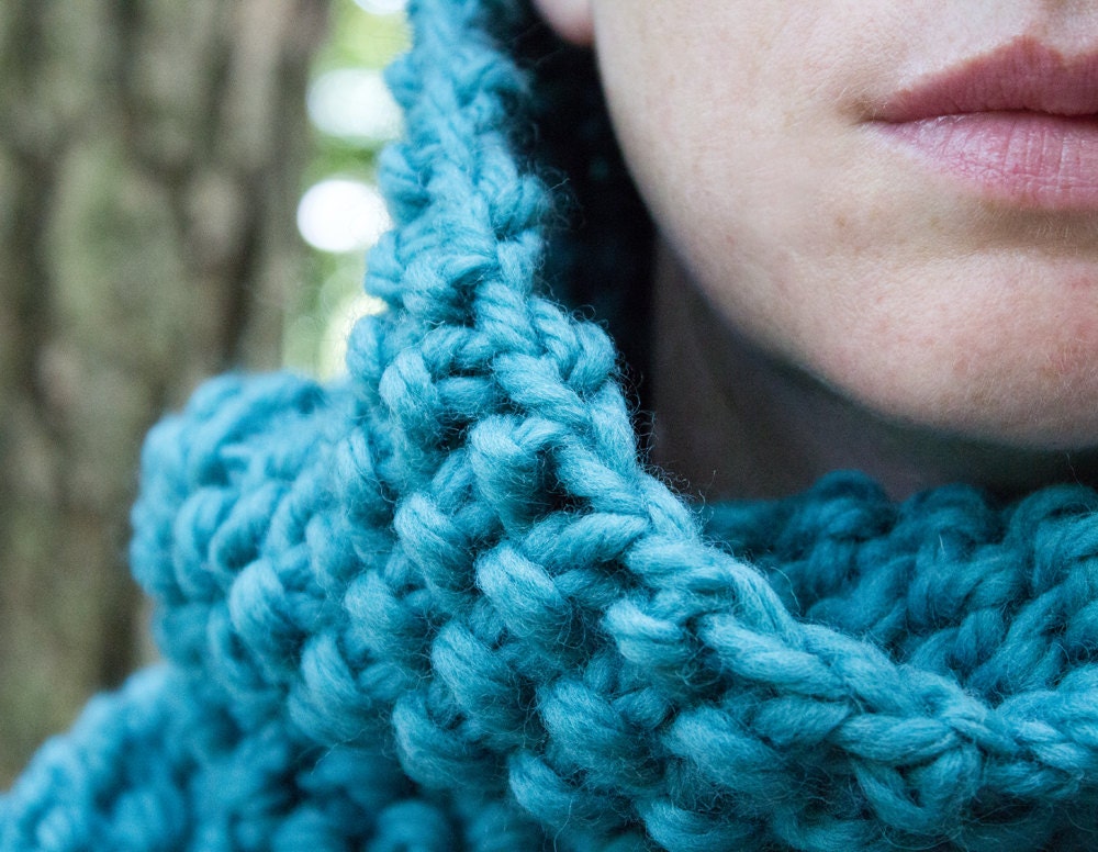 Chunky Teal Autumn Hand Knit Cowl - Wedgewood
