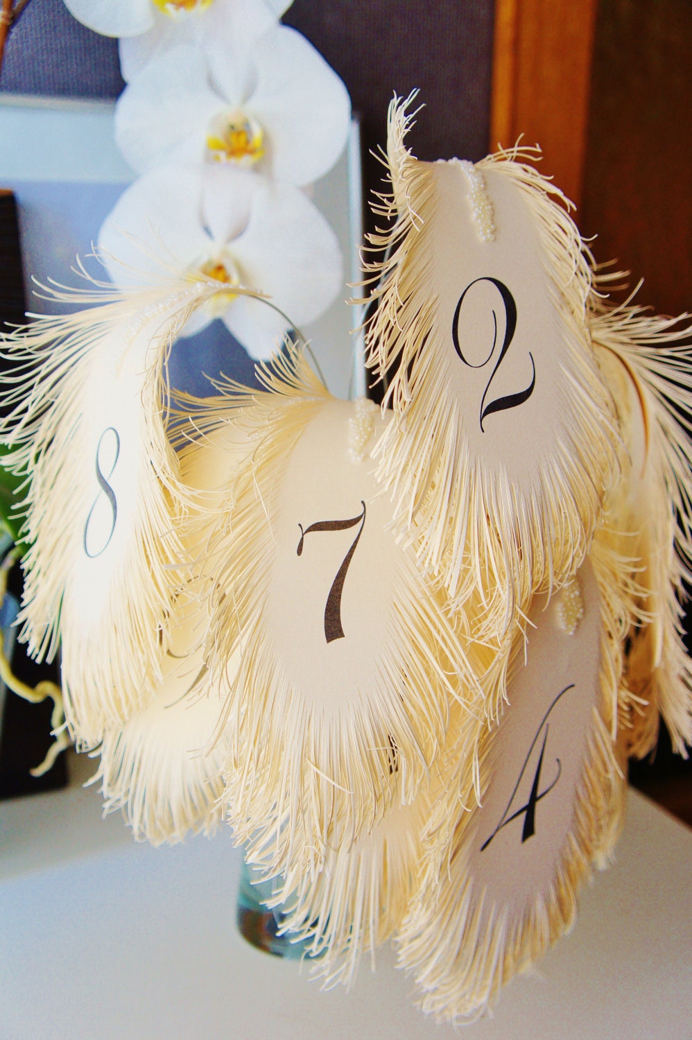 Wedding table numbers FEATHER's for flower arrangement in Ivory