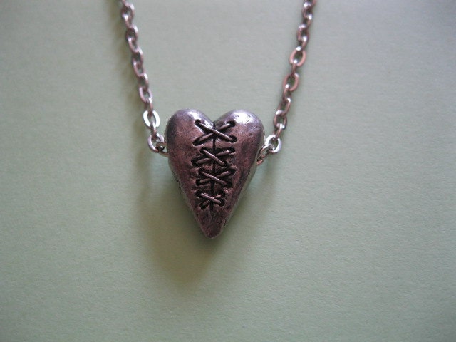Laced heart pendant