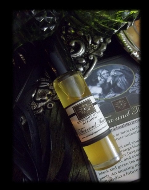 Tea and Tarot Gypsy Natural Perfume Body Oil 1/3 oz roll on Green Tea,Black Tea,Sandalwood,Bergamot,Ginger Mint,Cinnamon,Orange,Vanilla,