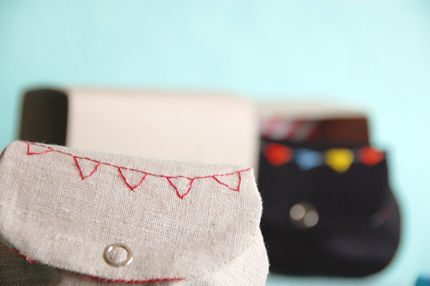 Red bunting purse