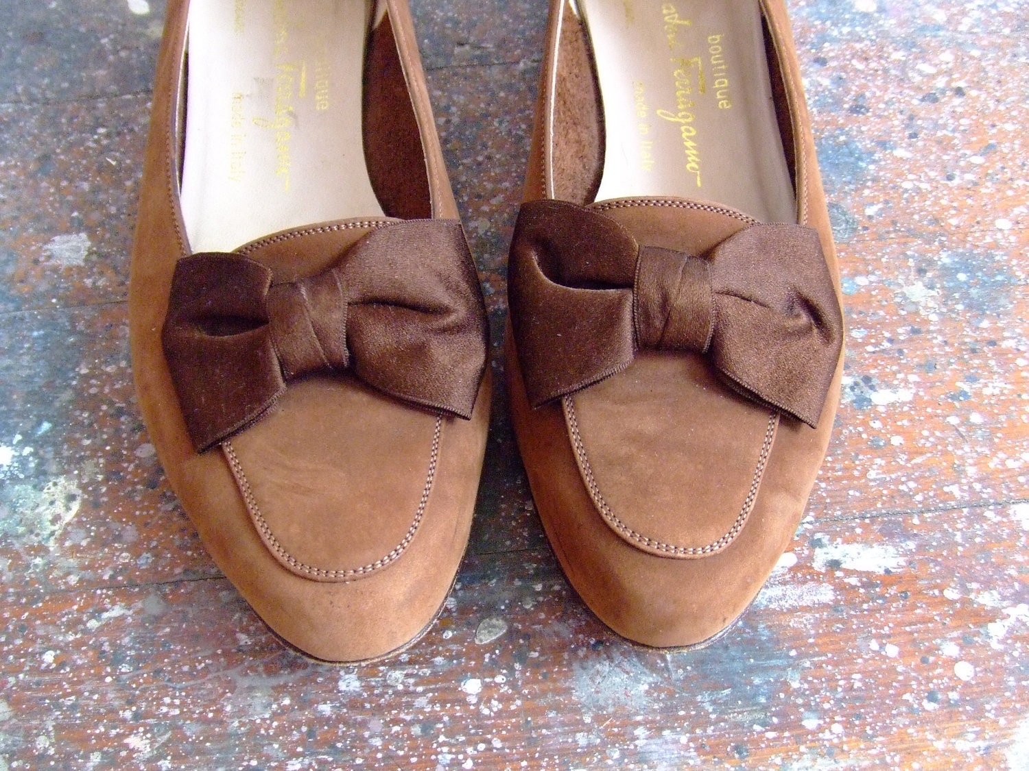 Vintage Salvatore FERRAGAMO brown suede flats, sz.7.5B