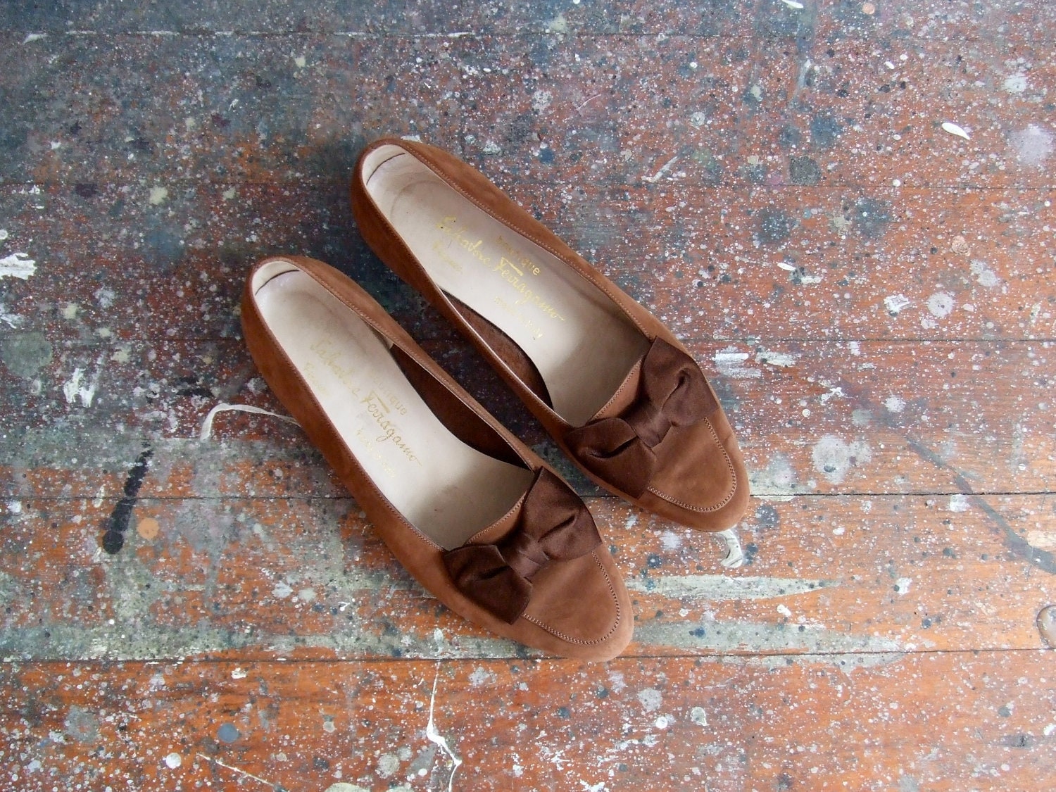 Vintage Salvatore FERRAGAMO brown suede flats, sz.7.5B