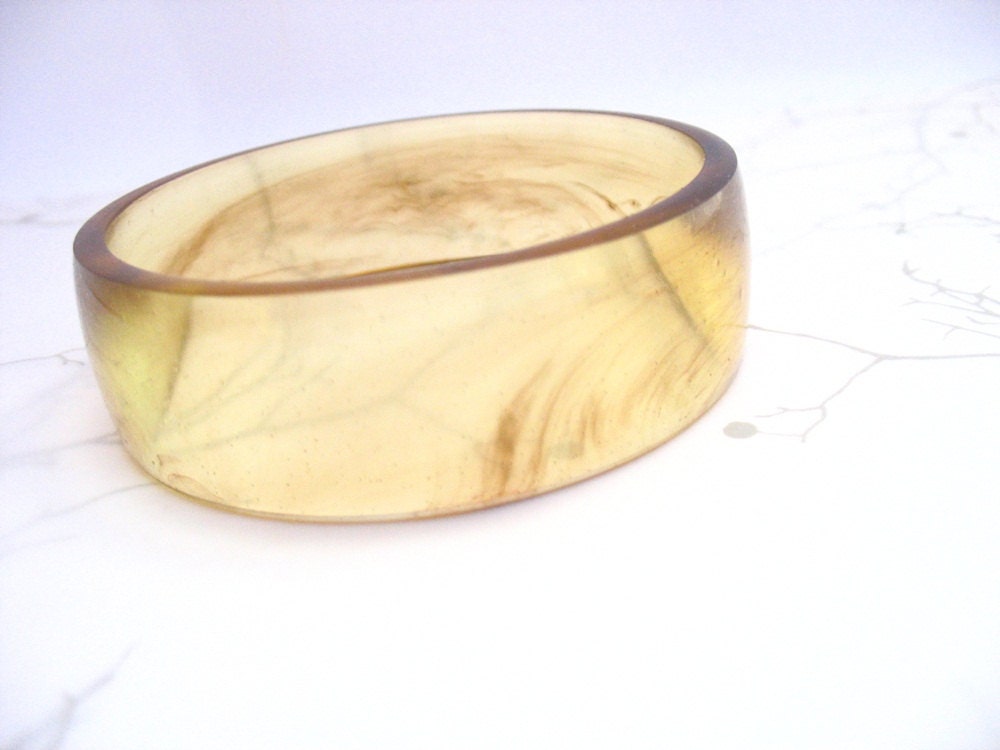 Coffee resin bangle bracelet jewelery , pale amber and walnut streaked bangle bracelet resin jewellery