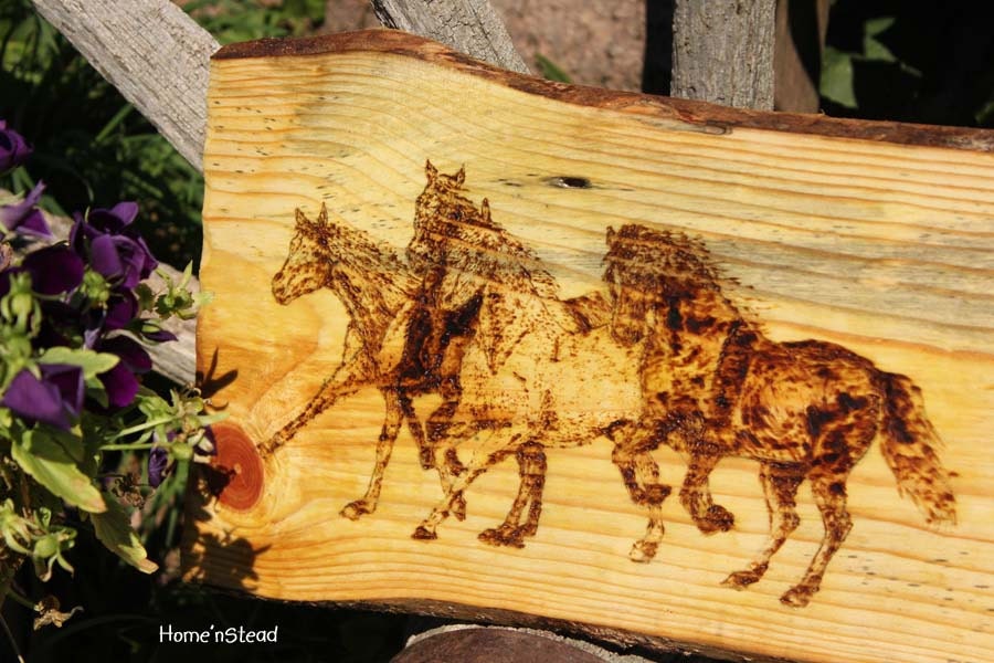 Running Horses Wood Burning Personalized Customization Gift Girls Art Galloping Horse Wall Hanging Picture Decoration Plaque Pyrography Art